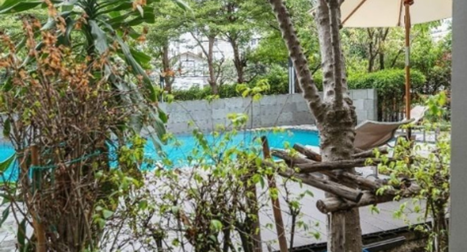 For sale 2 bedrooms condo in Khlong Toei, Bangkok
