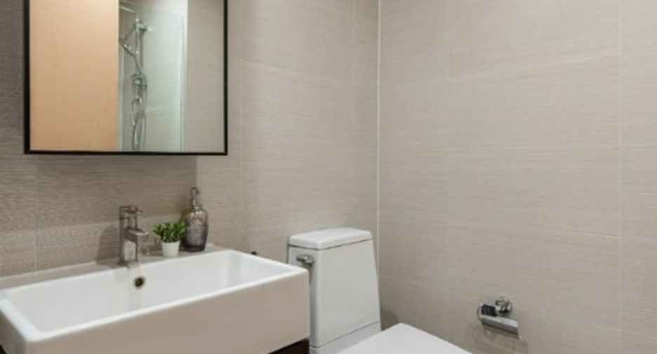For sale 2 bedrooms condo in Khlong Toei, Bangkok