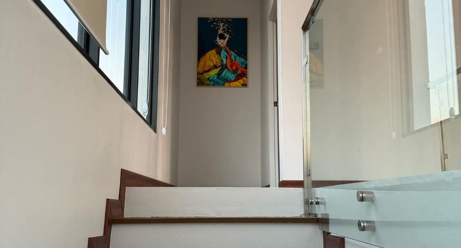 For rent 3 bedrooms house in San Kamphaeng, Chiang Mai