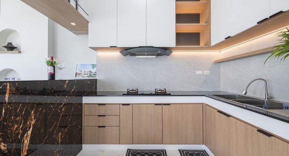 For rent 3 bedrooms house in San Kamphaeng, Chiang Mai