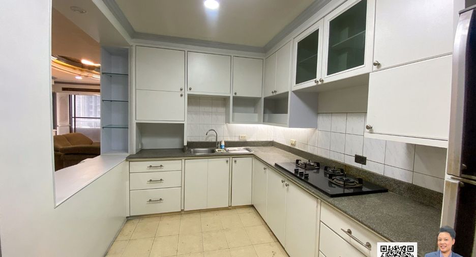 For sale 3 Beds condo in Watthana, Bangkok