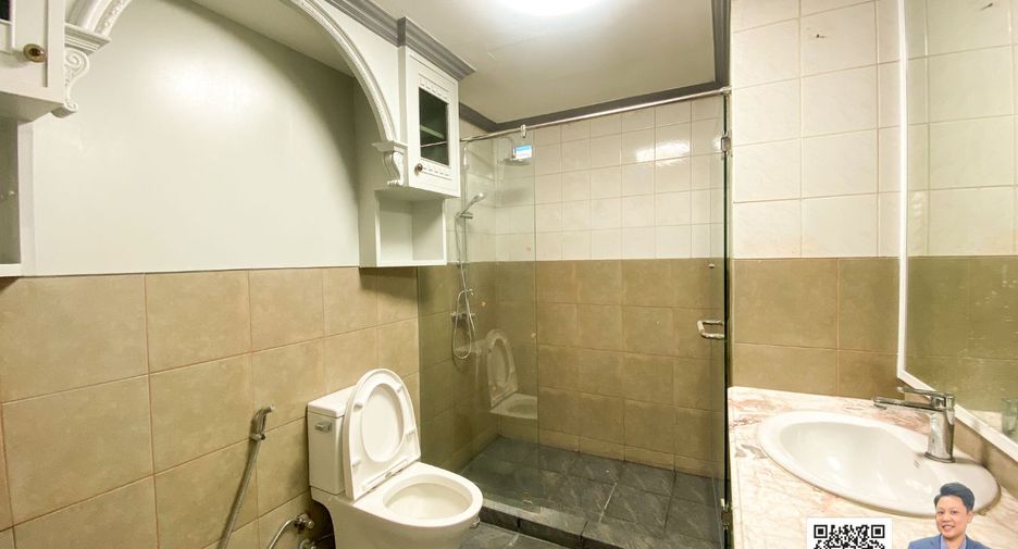For sale 3 Beds condo in Watthana, Bangkok