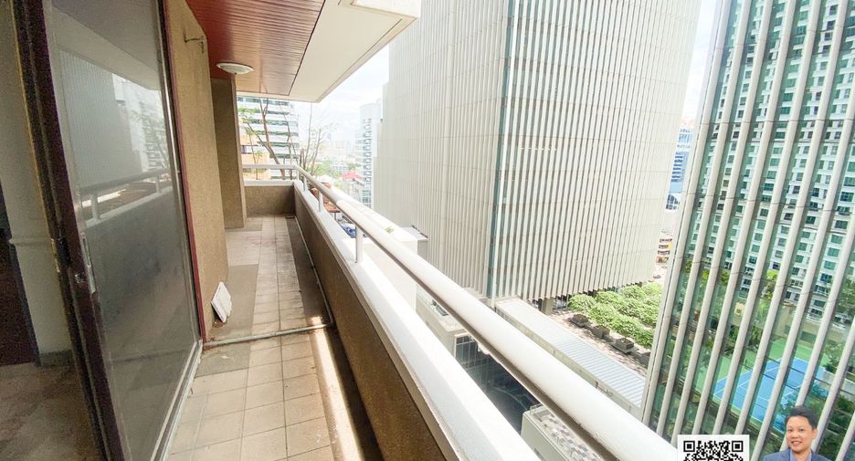 For sale 3 Beds condo in Watthana, Bangkok