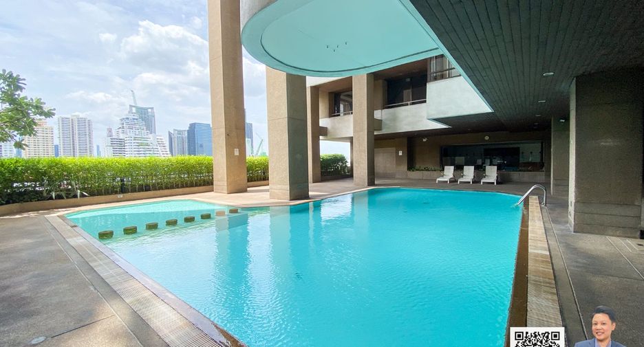 For sale 3 Beds condo in Watthana, Bangkok