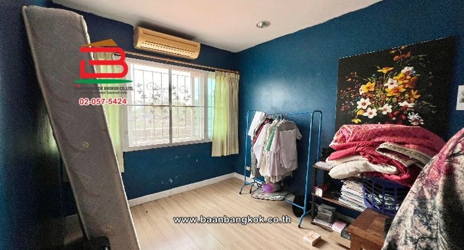 Casa adosada en venta de 4 habitaciones en Khan Na Yao, Bangkok