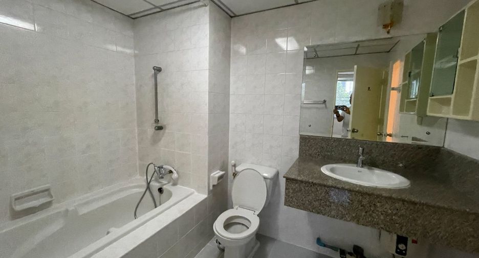ให้เช่า 2 ห้องนอน คอนโด ใน วัฒนา, กรุงเทพฯ