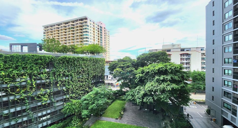 For sale 1 bed condo in Sathon, Bangkok