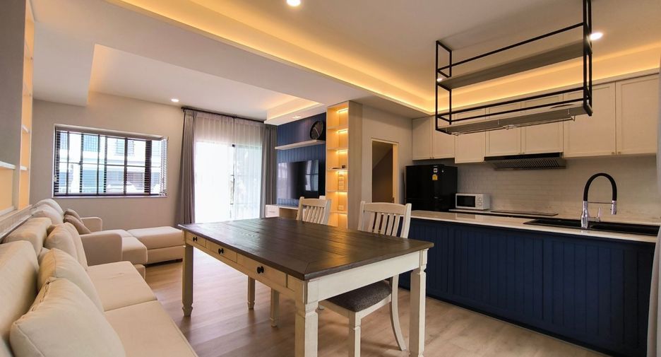 For rent 3 bedrooms townhouse in Bang Phli, Samut Prakan