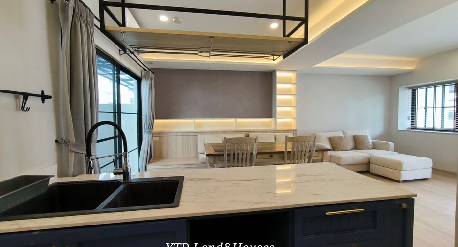 For rent 3 bedrooms townhouse in Bang Phli, Samut Prakan