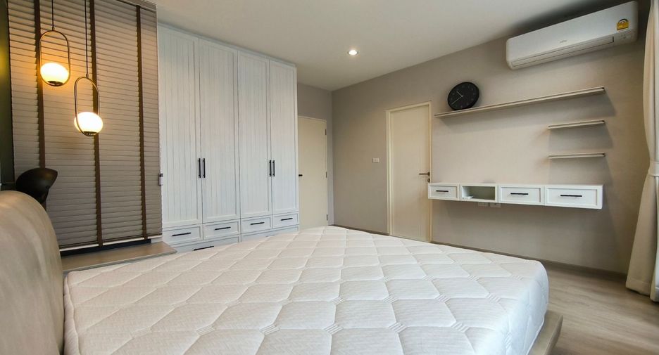 For rent 3 bedrooms townhouse in Bang Phli, Samut Prakan