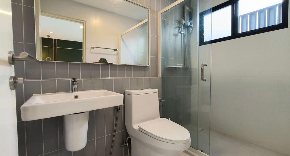 For rent 3 bedrooms townhouse in Bang Phli, Samut Prakan