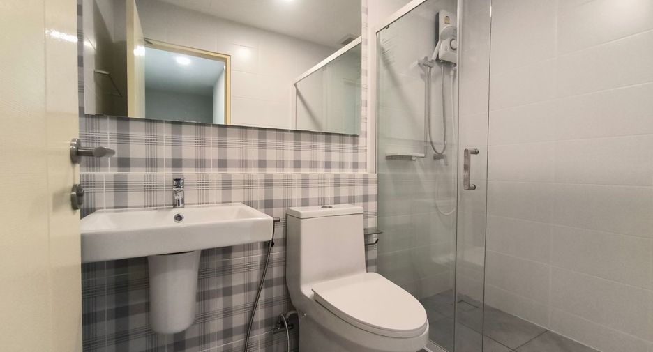 For rent 3 bedrooms townhouse in Bang Phli, Samut Prakan