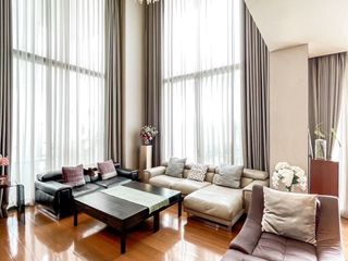 For sale 4 bedrooms condo in Sathon, Bangkok