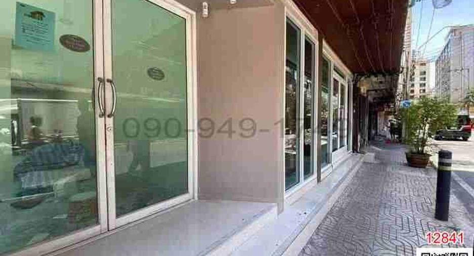 For rent 5 bedrooms retail Space in Khlong Toei, Bangkok