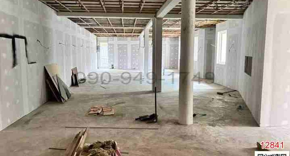 For rent 5 bedrooms retail Space in Khlong Toei, Bangkok
