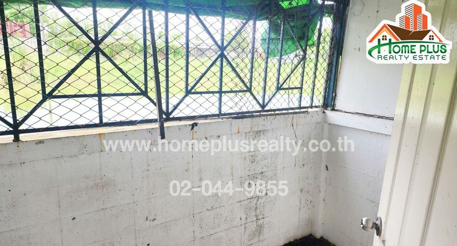 For sale 2 bedrooms townhouse in Min Buri, Bangkok