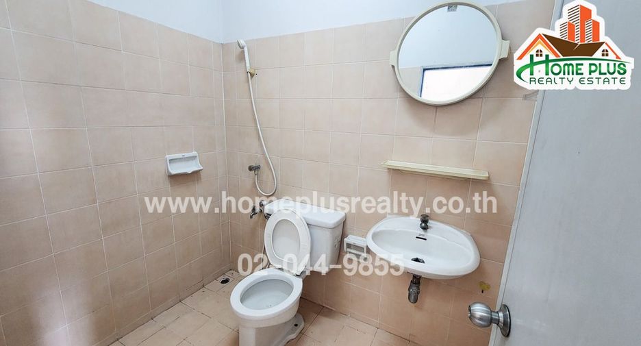 For sale 2 bedrooms townhouse in Min Buri, Bangkok