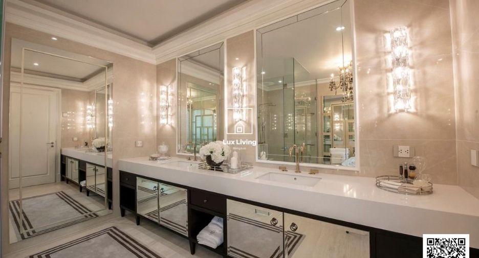 For sale 3 bedrooms house in Watthana, Bangkok