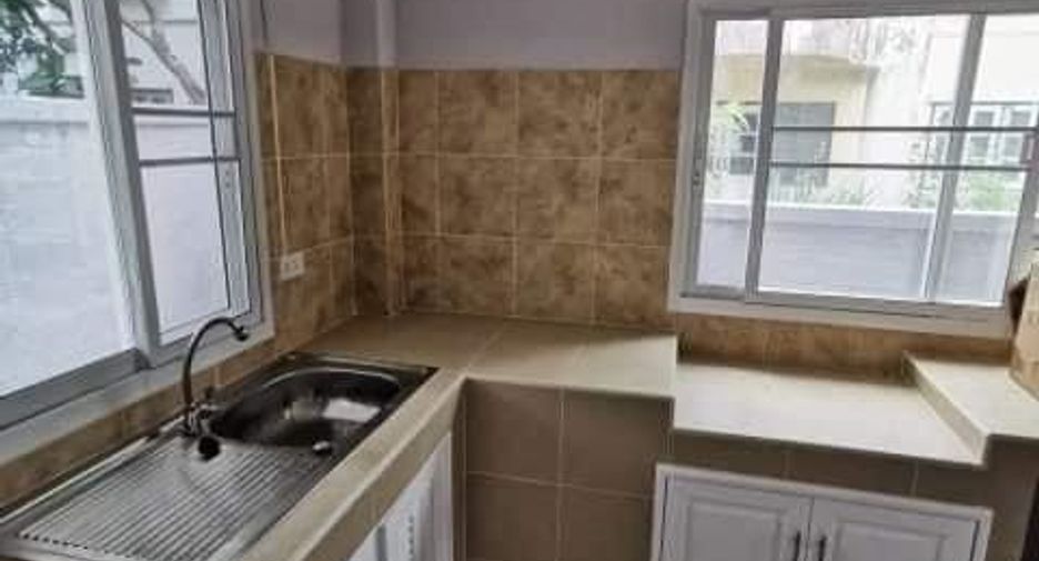 For rent 3 bedrooms house in Mueang Chiang Mai, Chiang Mai