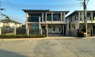 Casa en venta de 4 habitaciones en Bang Lamung, Chonburi