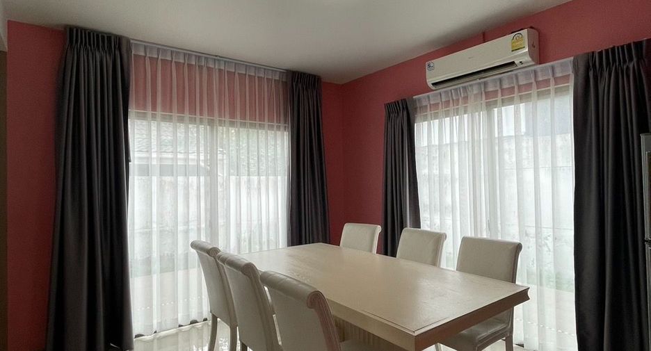 À louer 3 chambres maison à Si Racha, Chonburi
