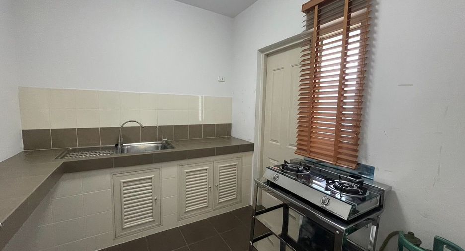À louer 3 chambres maison à Si Racha, Chonburi
