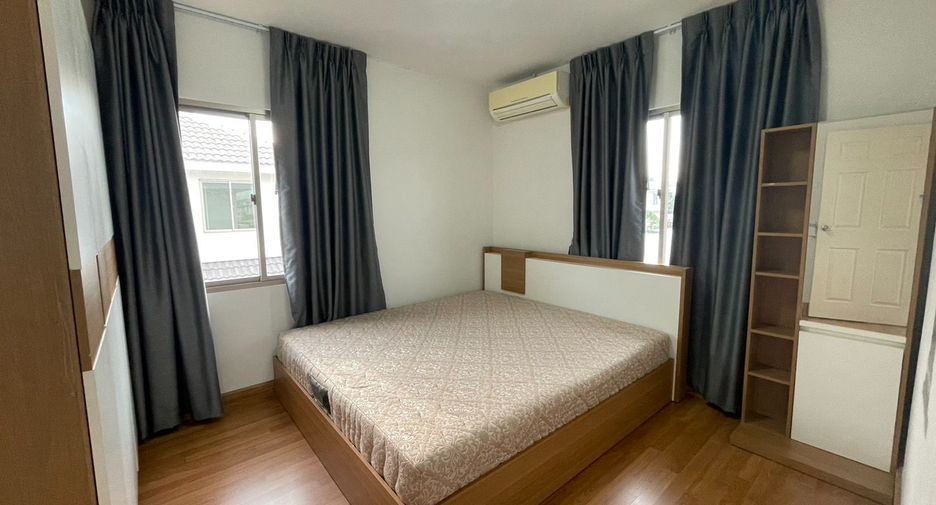 À louer 3 chambres maison à Si Racha, Chonburi