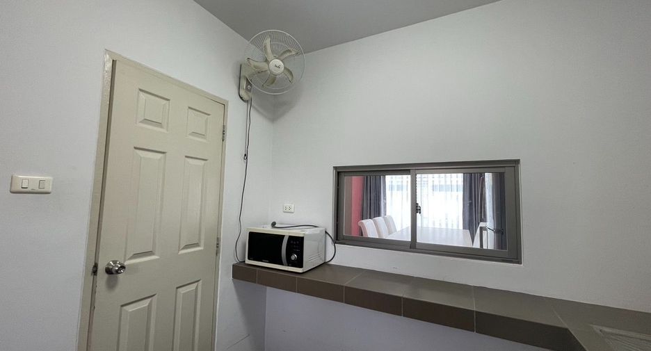 À louer 3 chambres maison à Si Racha, Chonburi