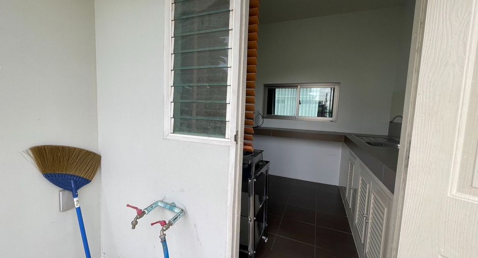 À louer 3 chambres maison à Si Racha, Chonburi