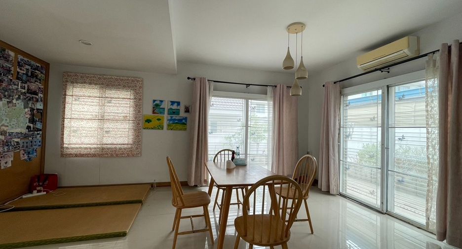 Casa en venta de 3 habitaciones en Si Racha, Chonburi