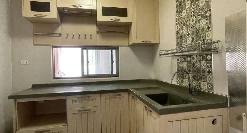Casa en venta de 3 habitaciones en Si Racha, Chonburi