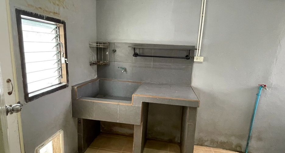Casa en venta de 3 habitaciones en Si Racha, Chonburi