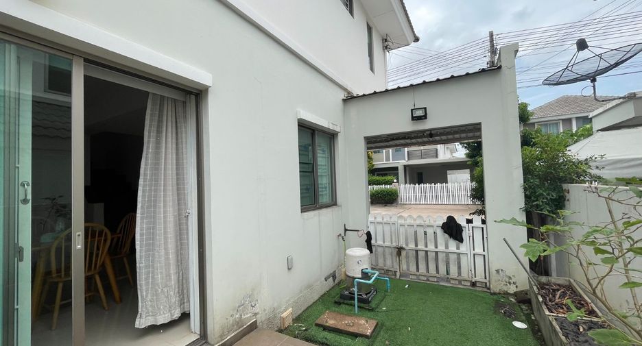 Casa en venta de 3 habitaciones en Si Racha, Chonburi