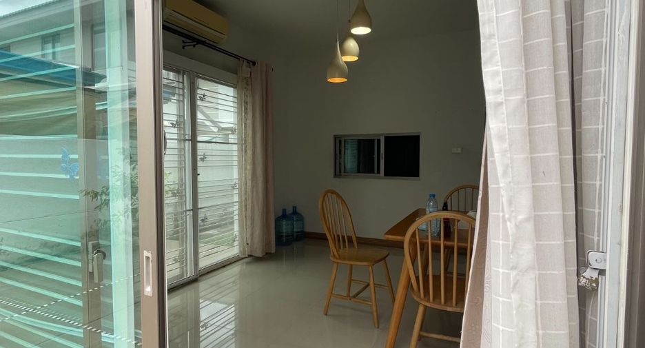Casa en venta de 3 habitaciones en Si Racha, Chonburi