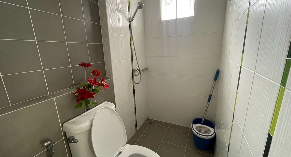 Casa en venta de 3 habitaciones en Si Racha, Chonburi
