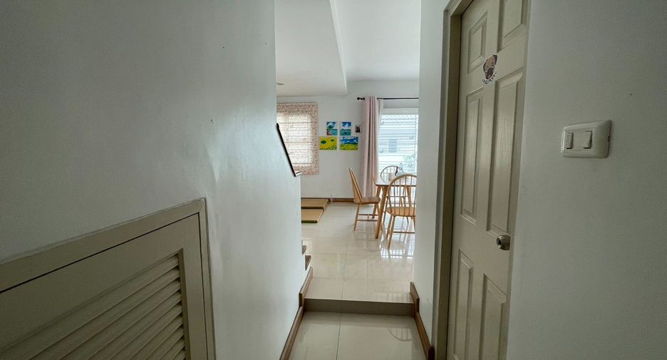 Casa en venta de 3 habitaciones en Si Racha, Chonburi
