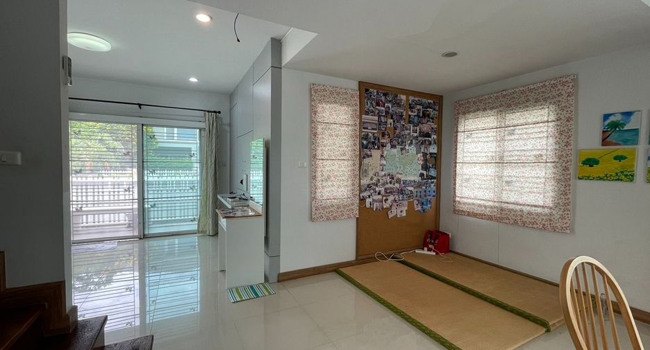 Casa en venta de 3 habitaciones en Si Racha, Chonburi