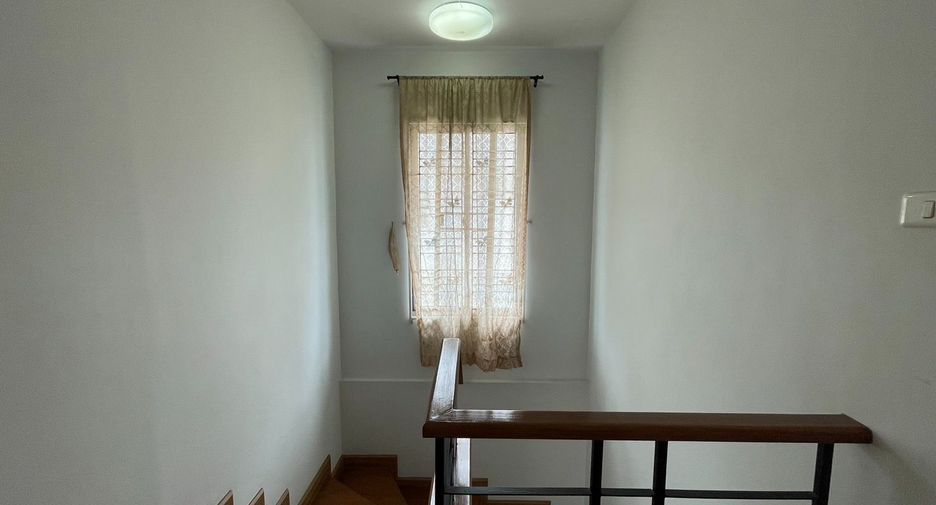Casa en venta de 3 habitaciones en Si Racha, Chonburi