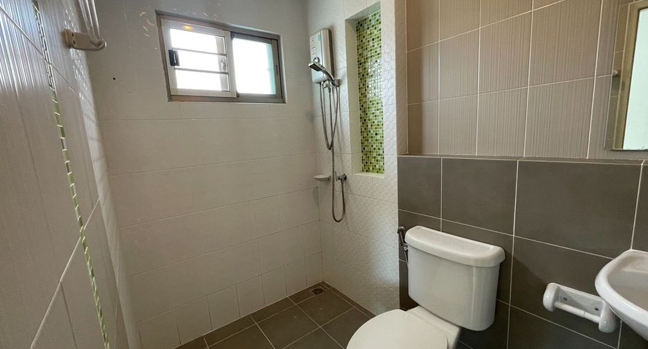 Casa en venta de 3 habitaciones en Si Racha, Chonburi