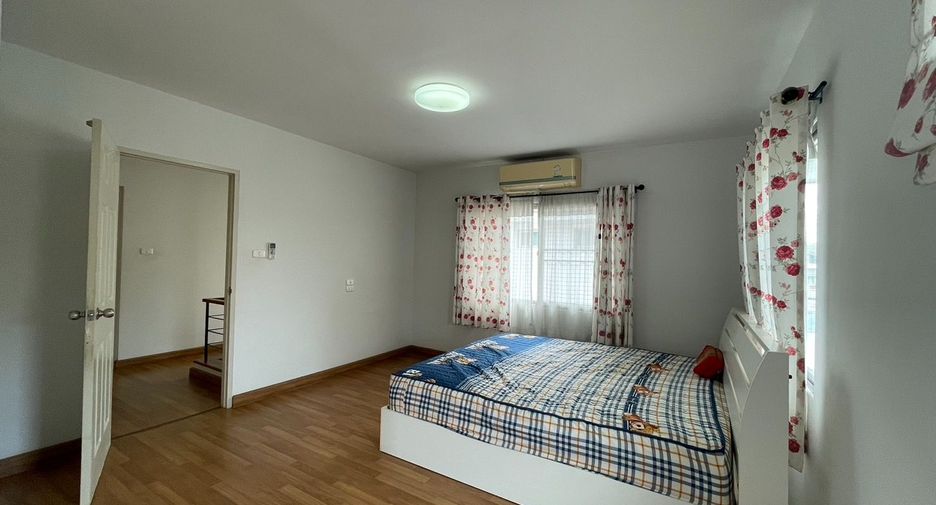 Casa en venta de 3 habitaciones en Si Racha, Chonburi