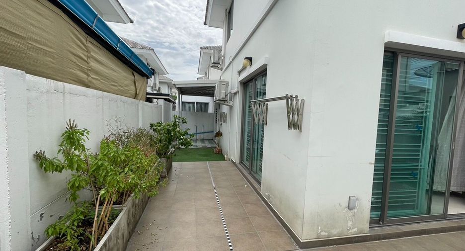 Casa en venta de 3 habitaciones en Si Racha, Chonburi