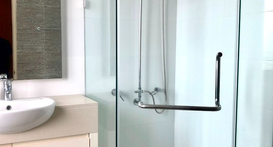 Condo en alquiler de 2 habitaciones en Khlong Toei, Bangkok