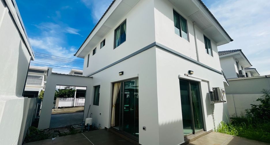 Casa en venta de 3 habitaciones en Si Racha, Chonburi