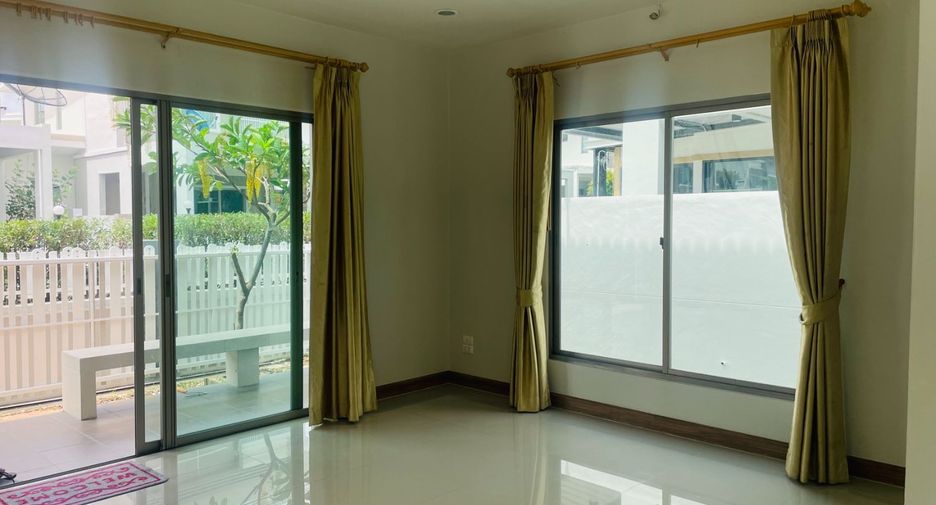Casa en venta de 3 habitaciones en Si Racha, Chonburi