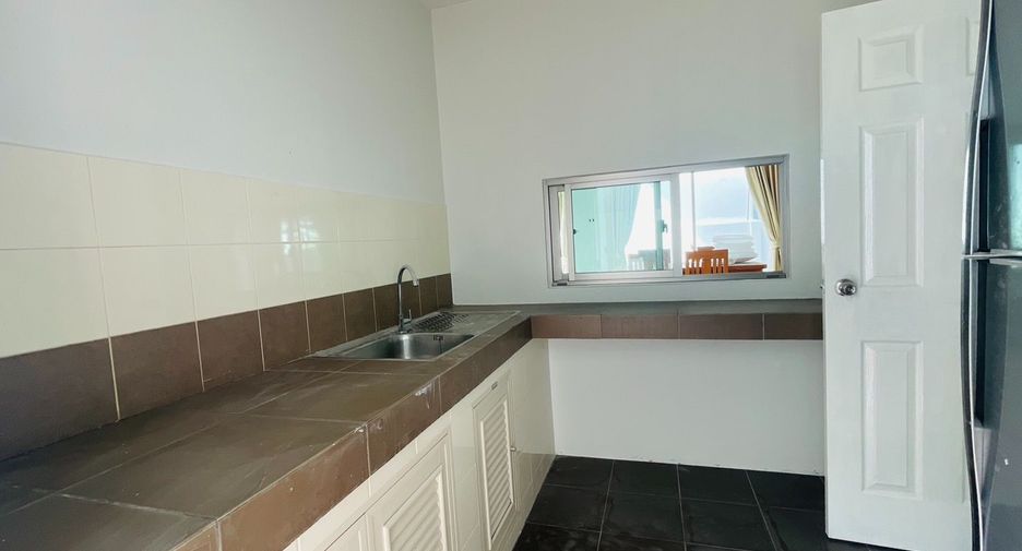 Casa en venta de 3 habitaciones en Si Racha, Chonburi