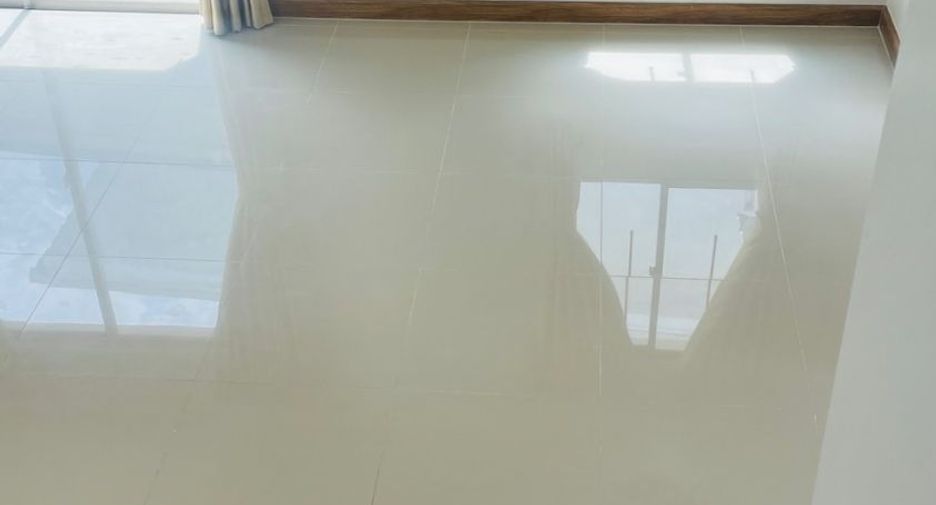 Casa en venta de 3 habitaciones en Si Racha, Chonburi