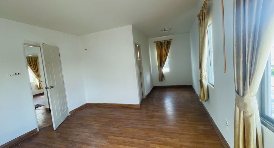 Casa en venta de 3 habitaciones en Si Racha, Chonburi