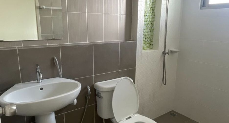 Casa en venta de 3 habitaciones en Si Racha, Chonburi