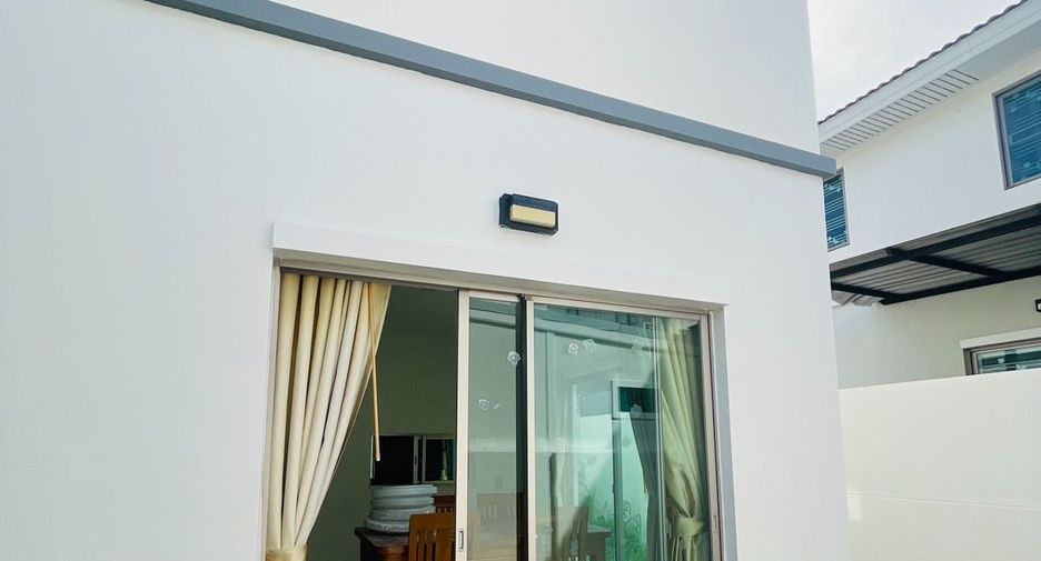 Casa en venta de 3 habitaciones en Si Racha, Chonburi