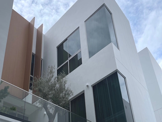 For sale 4 bedrooms house in Taling Chan, Bangkok